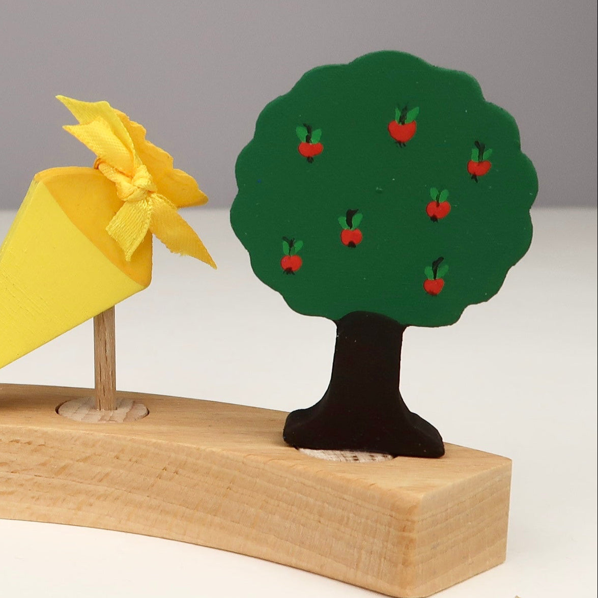 Steckfigur Obstbaum - mit Äpfeln