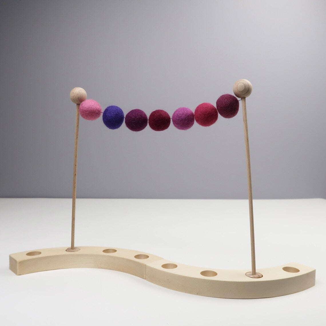 BEERE - Bunte Girlande aus Filzkugeln