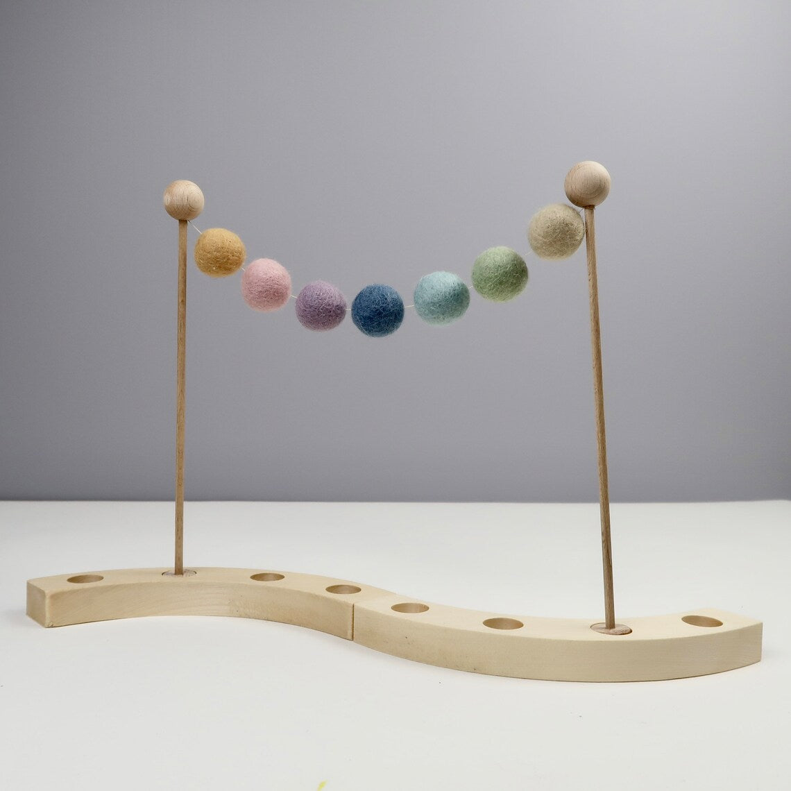 PASTELL - Bunte Girlande aus Filzkugeln