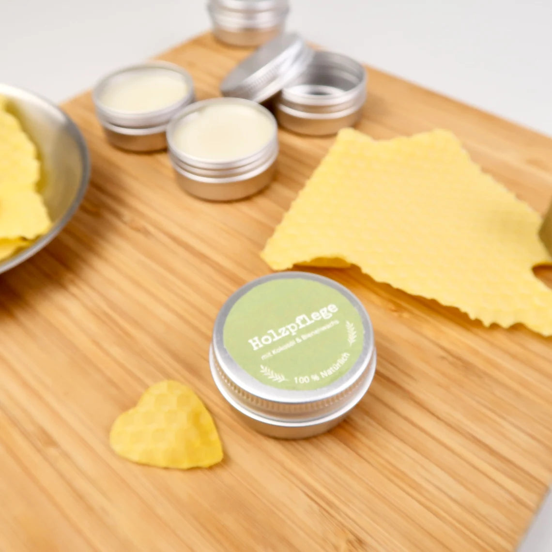 Bio-Bienenwachsbalsam für Holzpflege