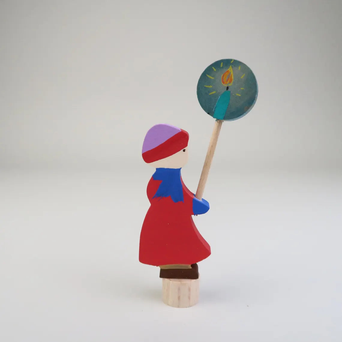 Steckfigur Laternenkind - Mädchen mit rotem Mantel und blauen Schal