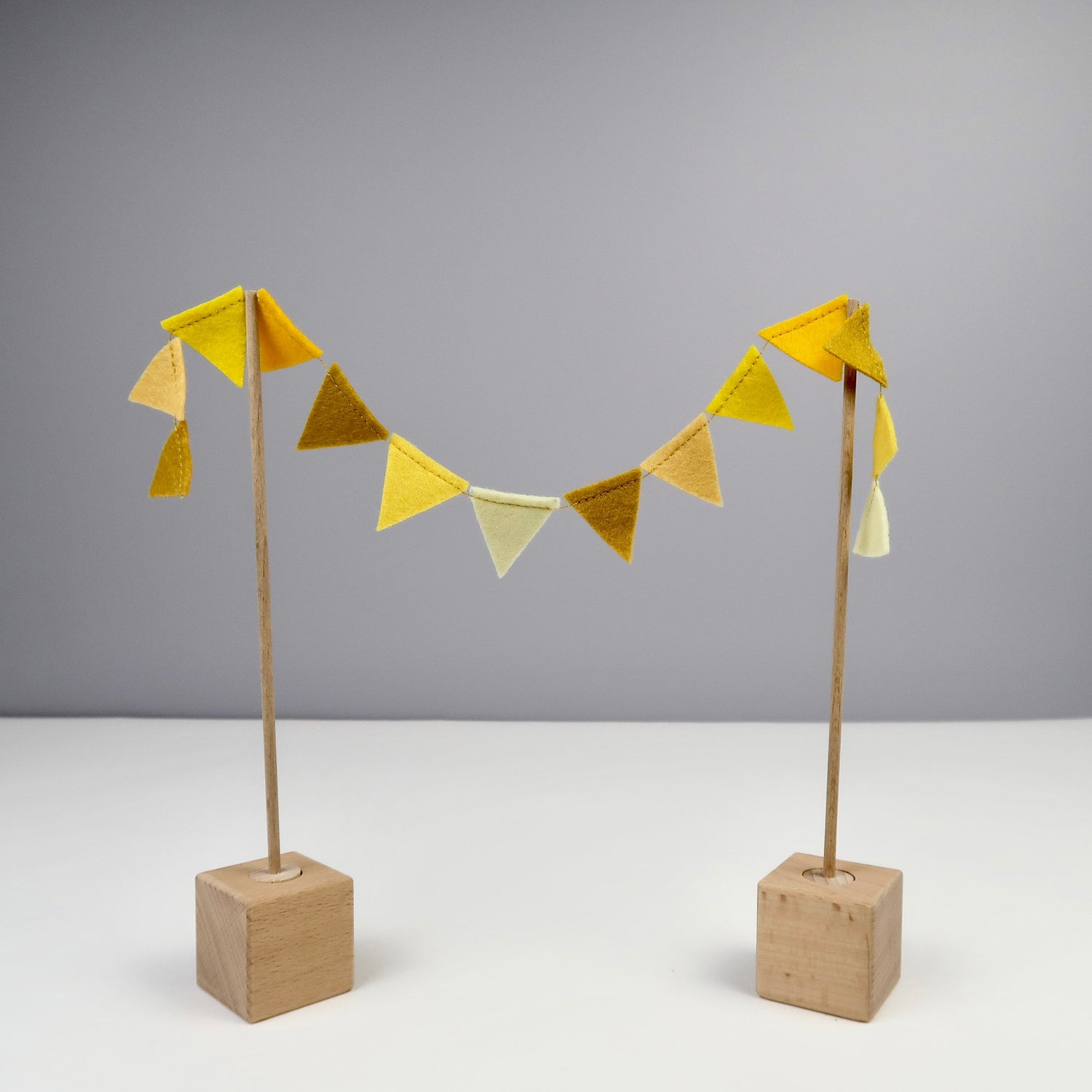 GELB lang - Wimpelkette aus Filz