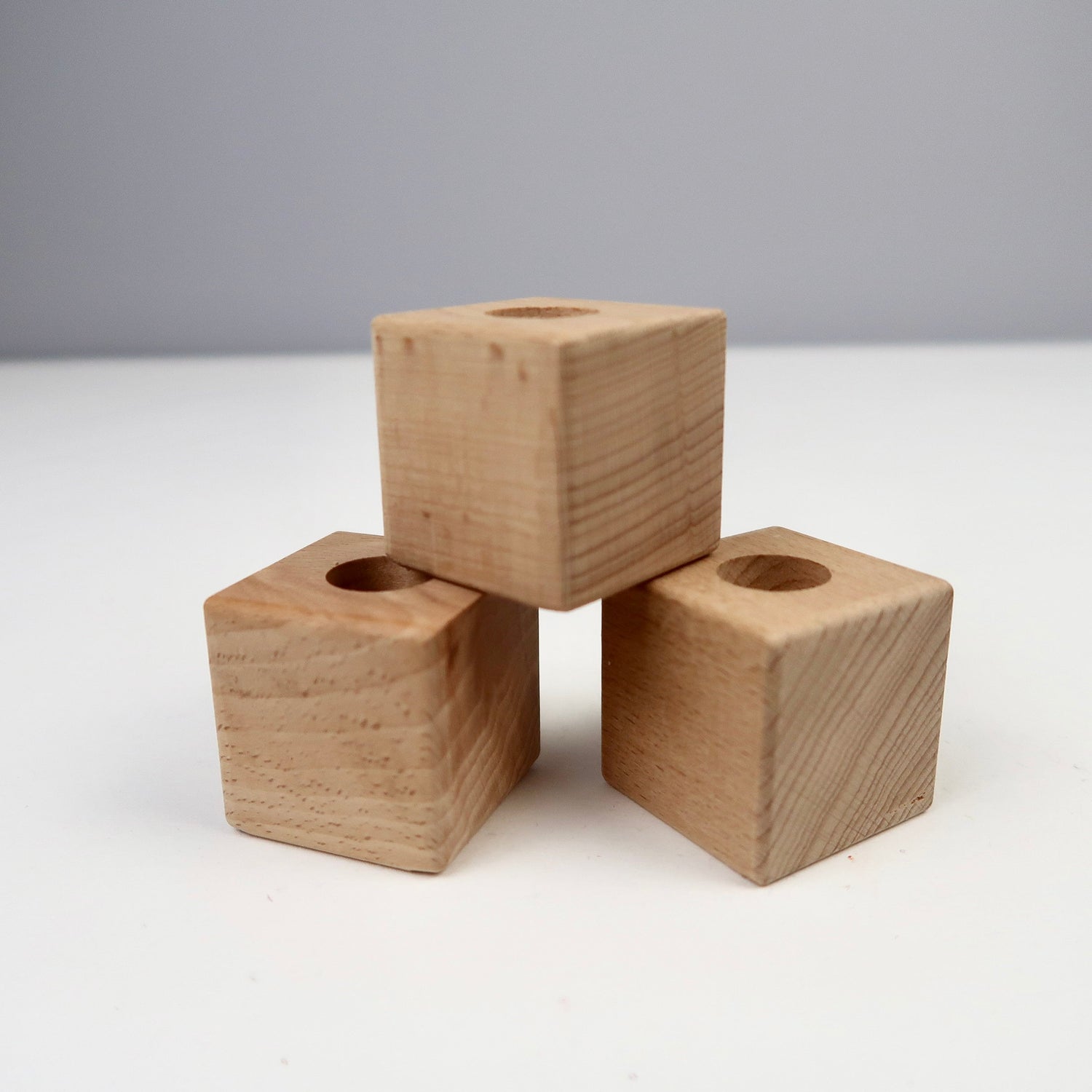 Kerzenständer aus Holz - quadratisch Buche