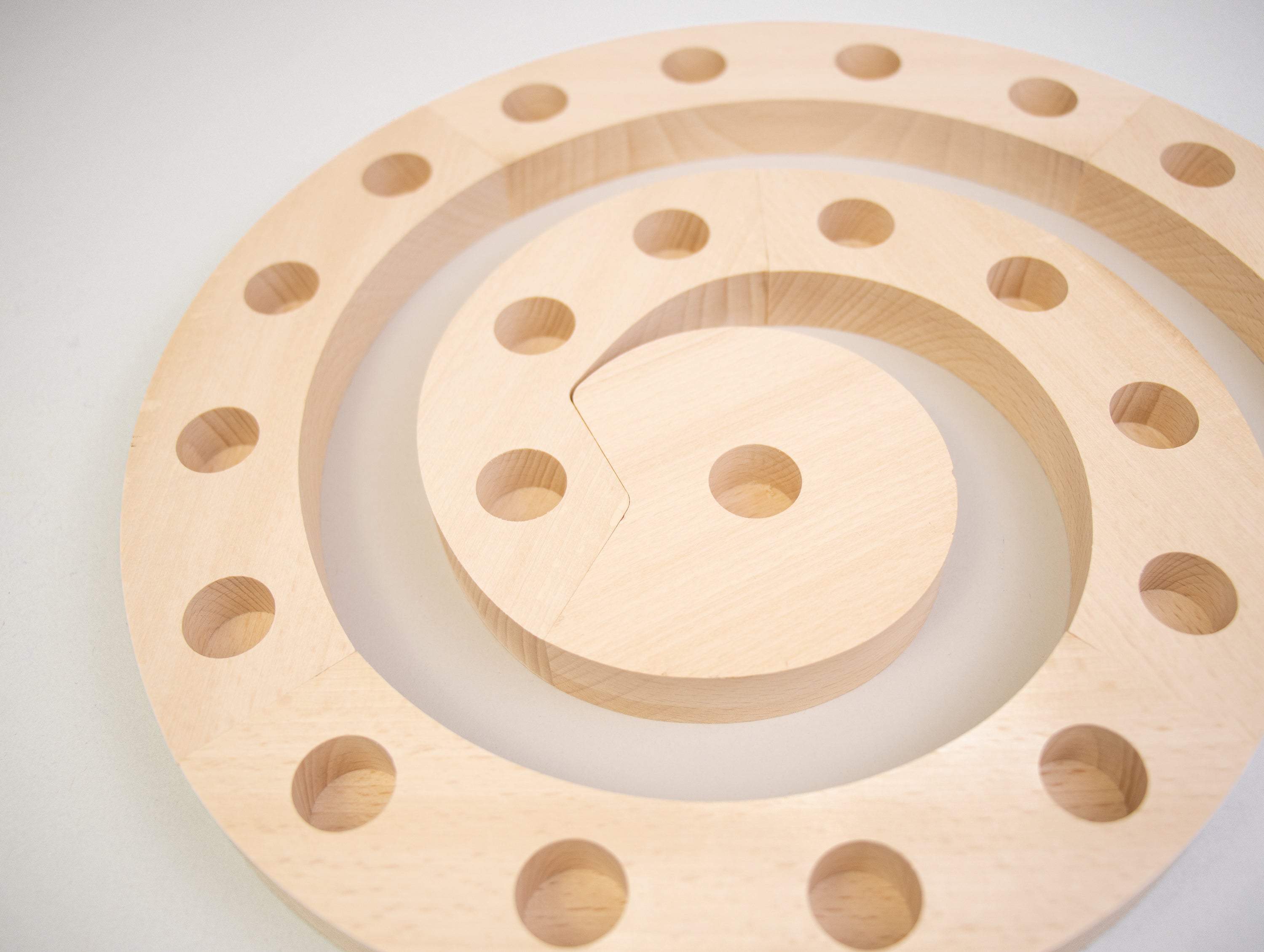 Geburtstagsspirale mit Kreis aus Buchenholz