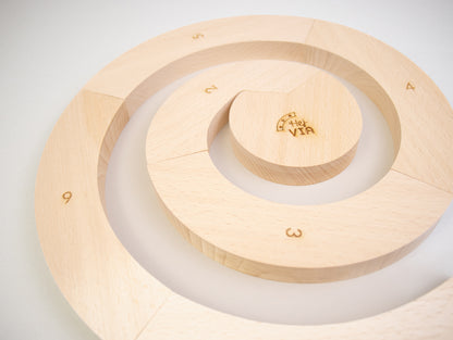 Geburtstagsspirale mit Kreis aus Buchenholz