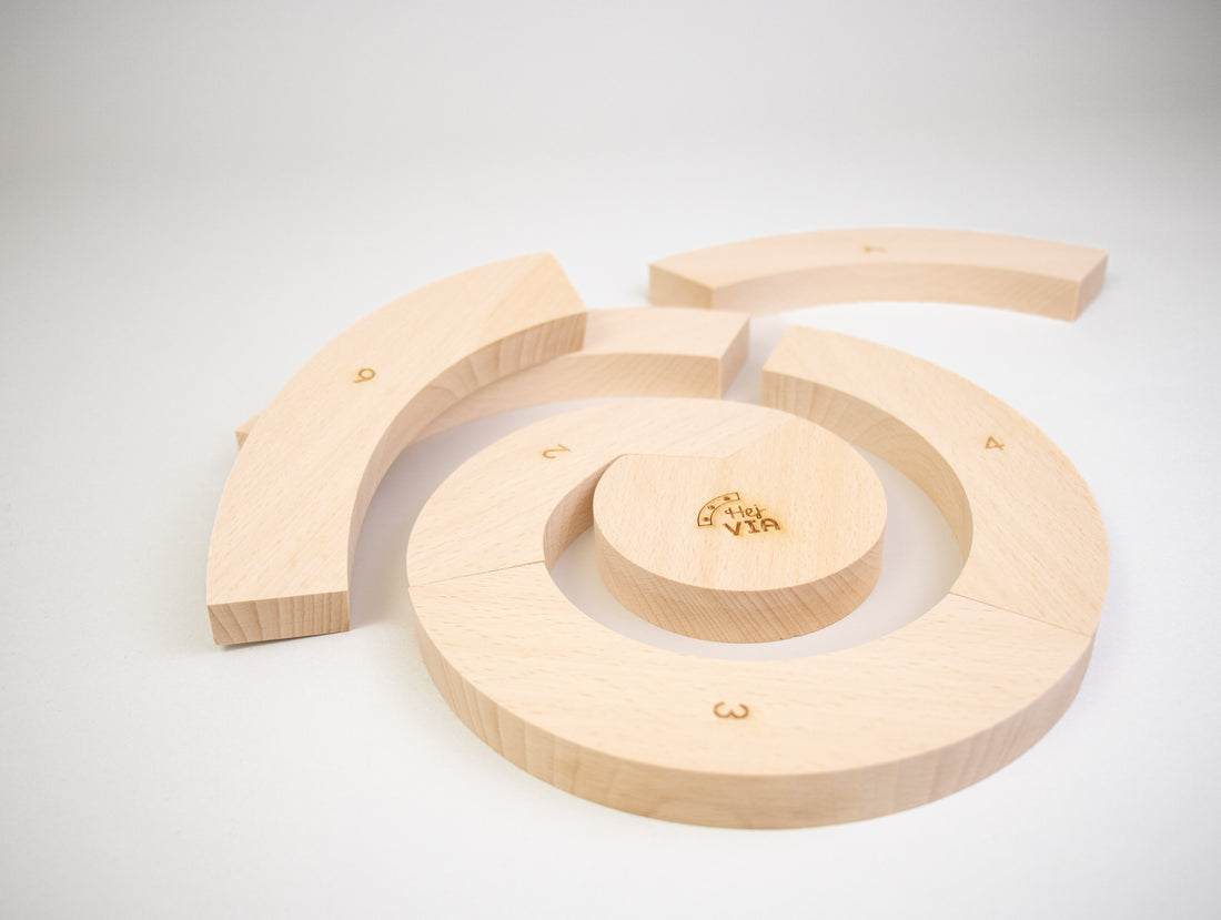 Geburtstagsspirale mit Stern aus Buchenholz
