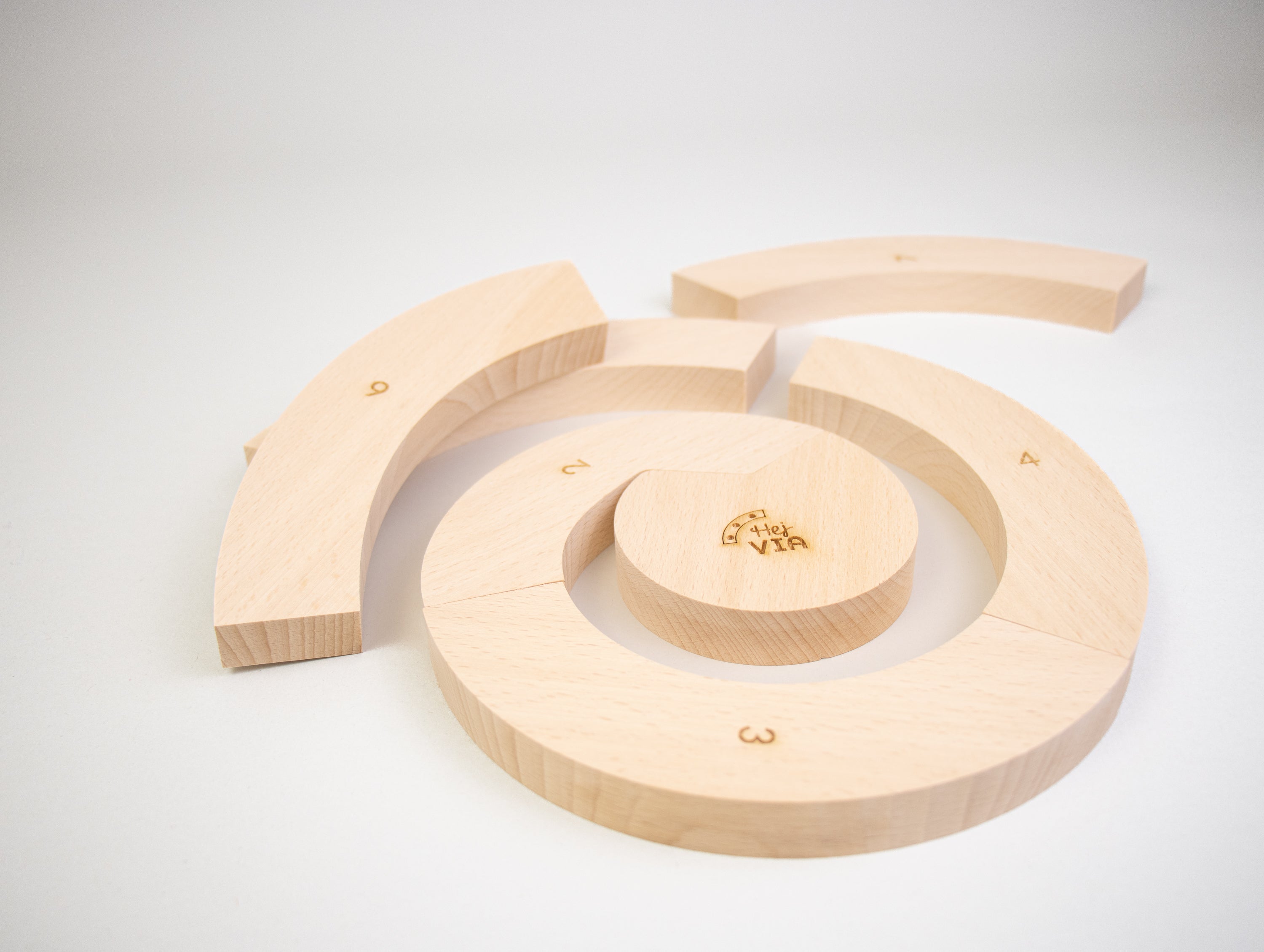 Geburtstagsspirale mit Stern aus Buchenholz