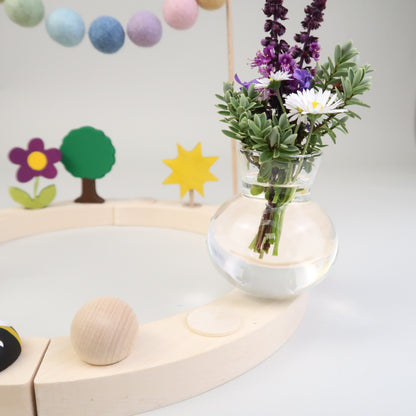 Mini Blumenvase aus filigranem Glas für Geburtstagskränze - rund