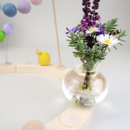 Mini Blumenvase aus filigranem Glas für Geburtstagskränze - rund