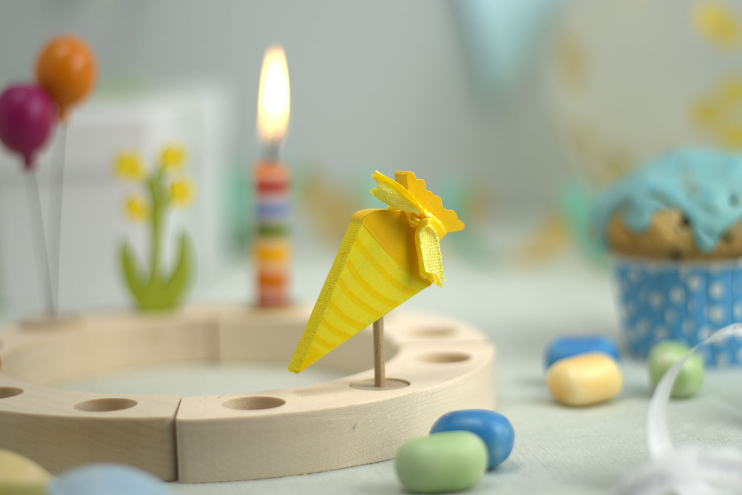 Steckfigur Schultüte gelb mit Muster