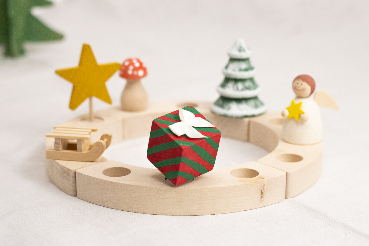 Steckfigur Geschenk rot/grün