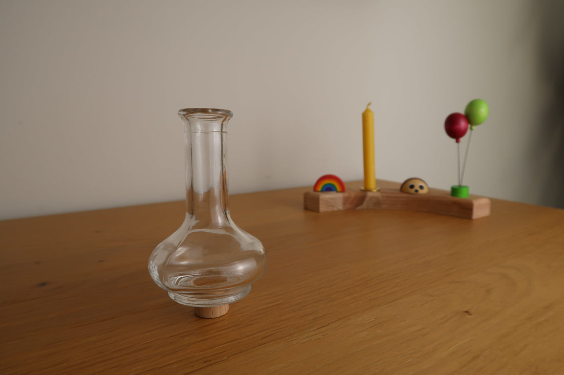 Steckfigur Glasvase bauchig für den Geburtstagsring