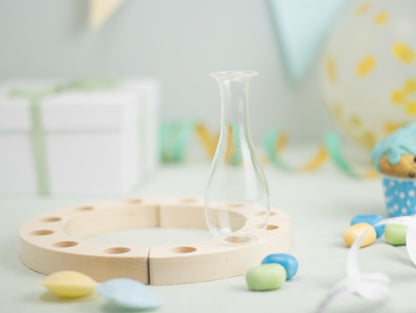 Mini Blumenvase aus filigranem Glas für Geburtstagskränze - hoch