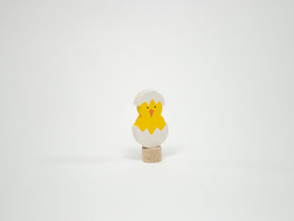 Steckfigur kleines Küken im Ei