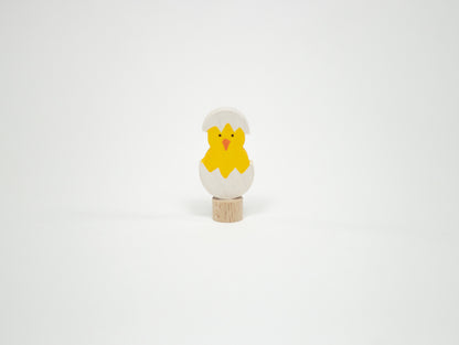 Steckfigur kleines Küken im Ei
