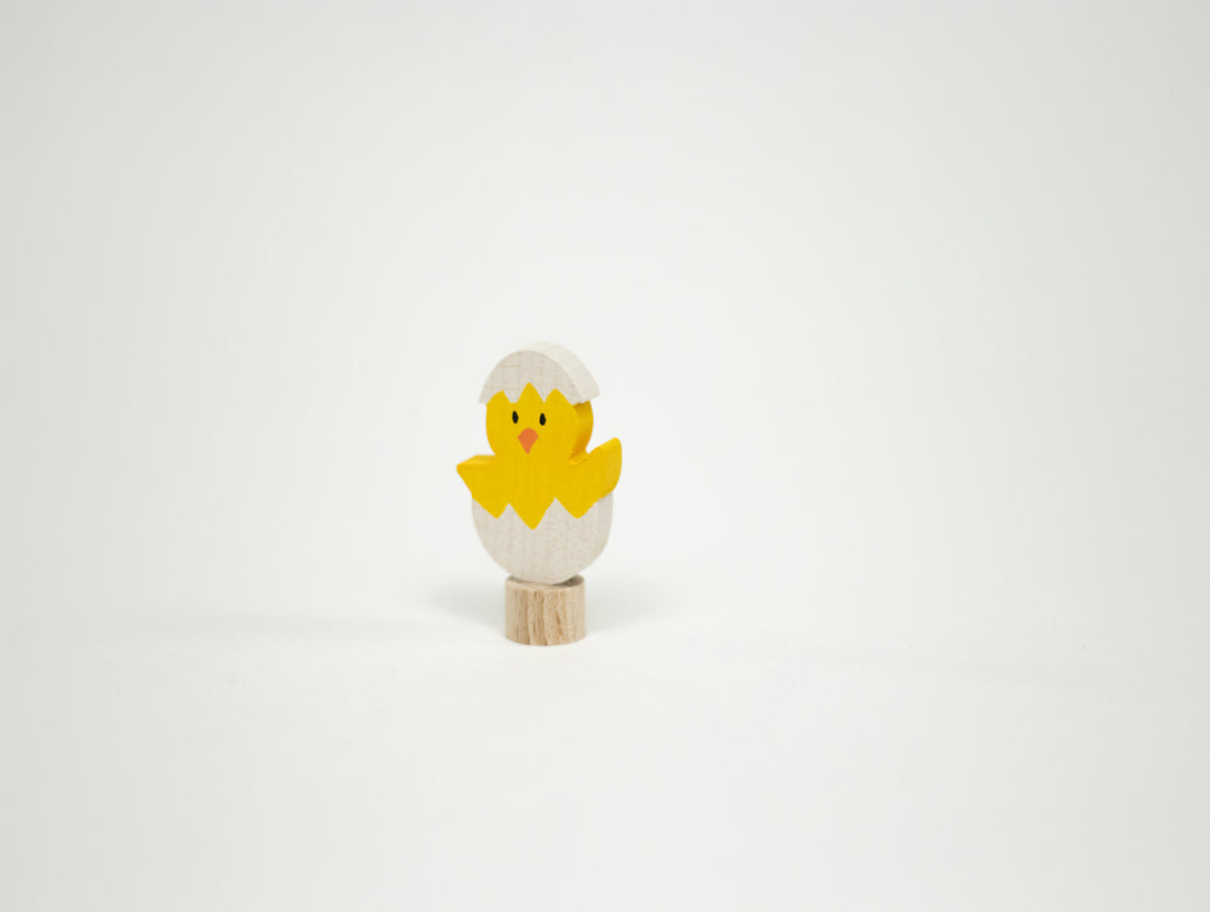 Steckfigur Küken mit Flügeln im Ei