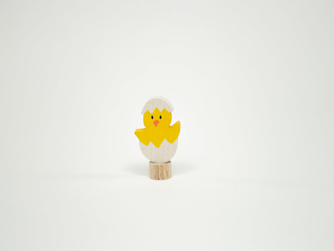 Steckfigur Küken mit Flügeln im Ei