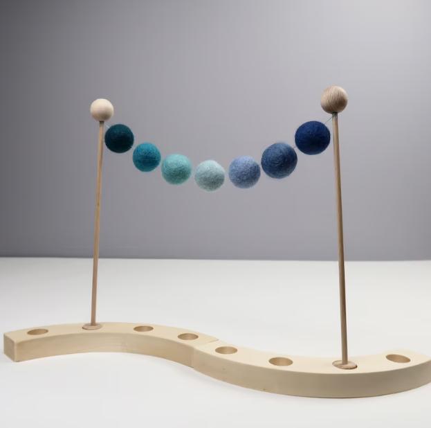 BLAU - Bunte Girlande aus Filzkugeln