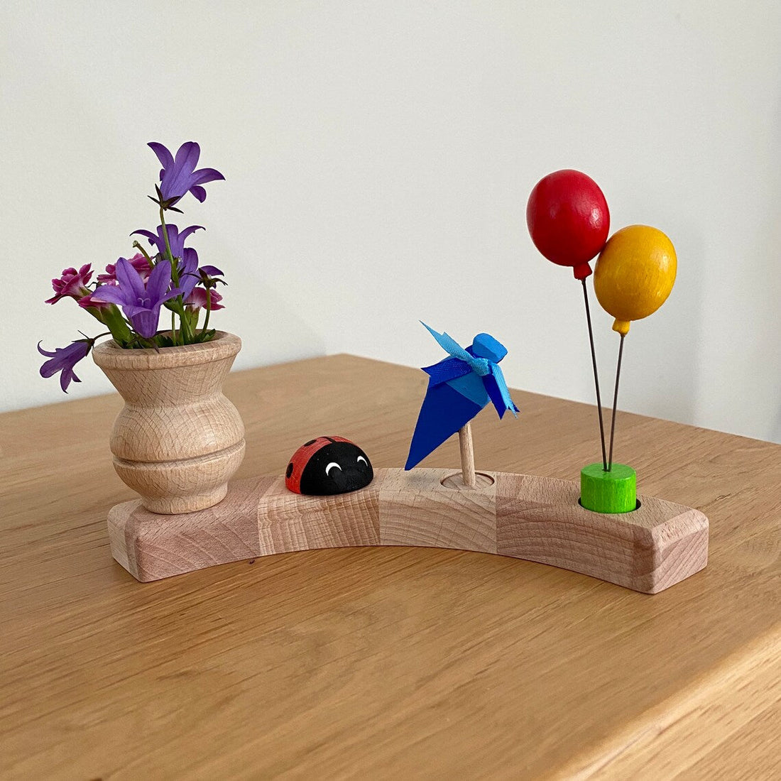 Steckfigur Holzvase mit Rille für den Geburtstagsring