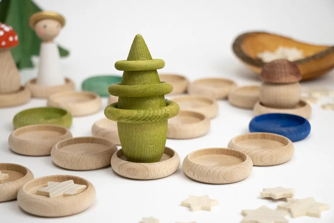 Steckfiguren Tannenbaum mit Ringen aus Buchenholz – 91 mm