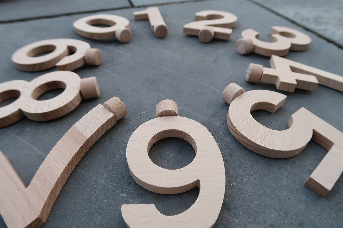 Geburtstagsstecker Zahlen Set 0-9 aus Holz in naturfarben