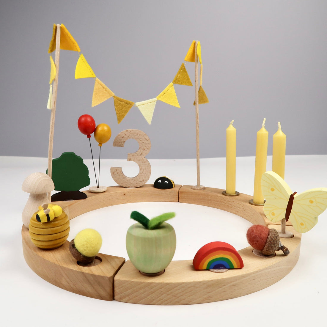 Steckfigur Bienenstock mit Biene